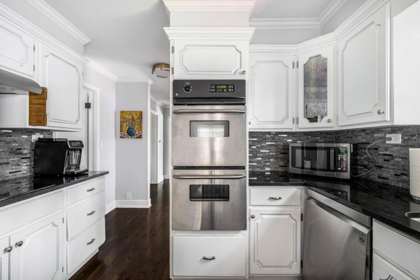 Spacious, Luxury Renovated Home With 4 Kings, Firepit Glen Ellyn Экстерьер фото