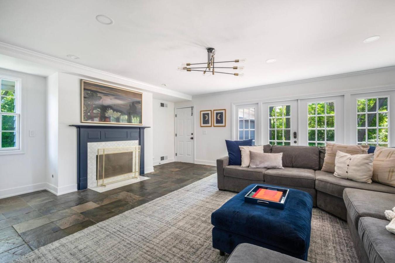 Spacious, Luxury Renovated Home With 4 Kings, Firepit Glen Ellyn Экстерьер фото
