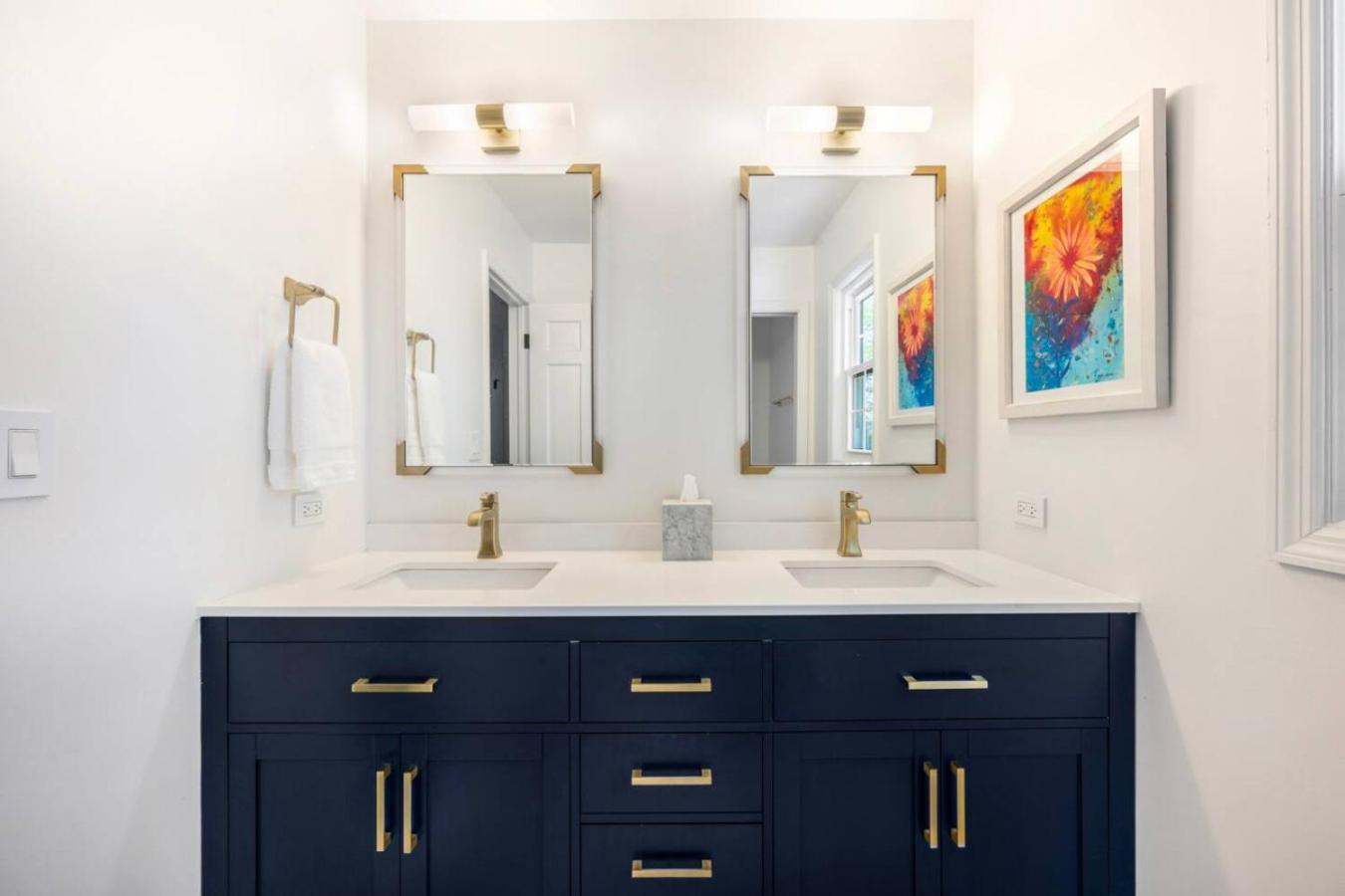 Spacious, Luxury Renovated Home With 4 Kings, Firepit Glen Ellyn Экстерьер фото
