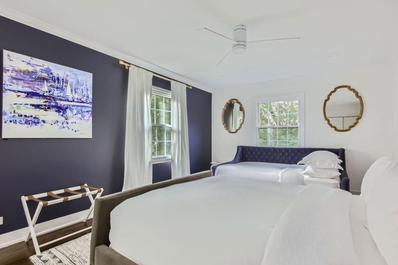 Spacious, Luxury Renovated Home With 4 Kings, Firepit Glen Ellyn Экстерьер фото