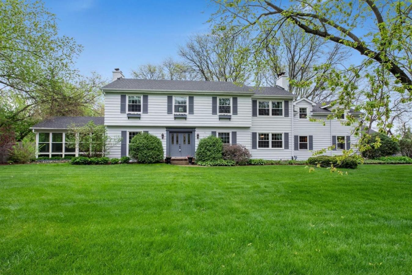 Spacious, Luxury Renovated Home With 4 Kings, Firepit Glen Ellyn Экстерьер фото