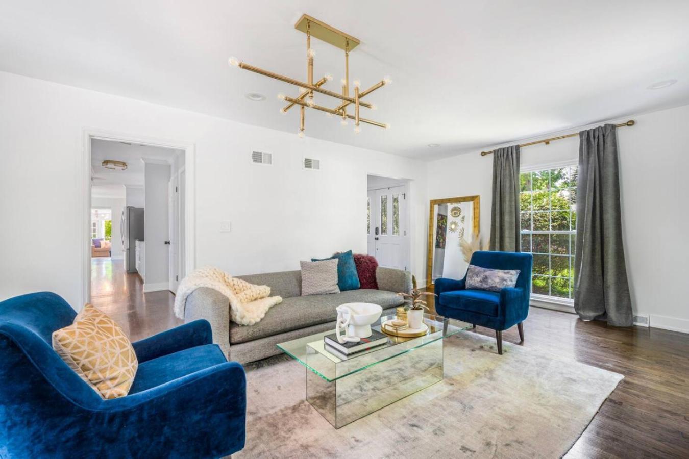Spacious, Luxury Renovated Home With 4 Kings, Firepit Glen Ellyn Экстерьер фото